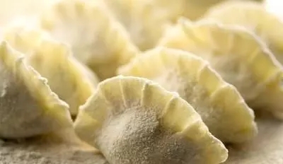 速凍水餃?zhǔn)窃趺瓷a(chǎn)出來的呢？速凍水餃標(biāo)準(zhǔn)生產(chǎn)過程